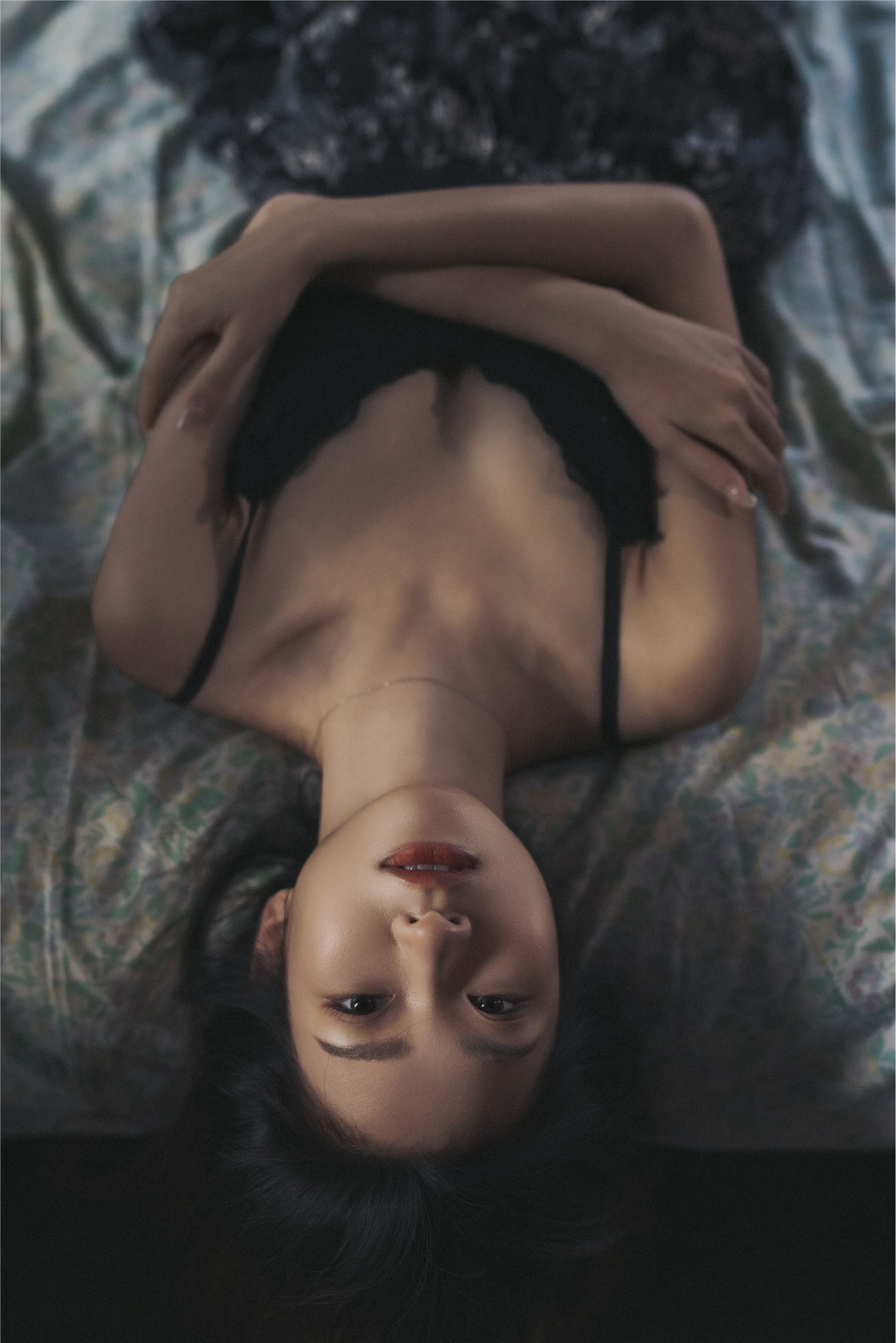 YITUYU艺图语 2025.01.18 孤独感 失眠面包蟹